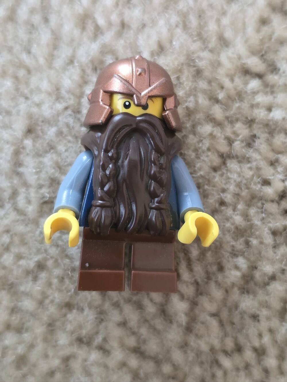 Vintage | LEGO | Castle Fantasy Era Dwarf minifigure, copper helmet | Guc